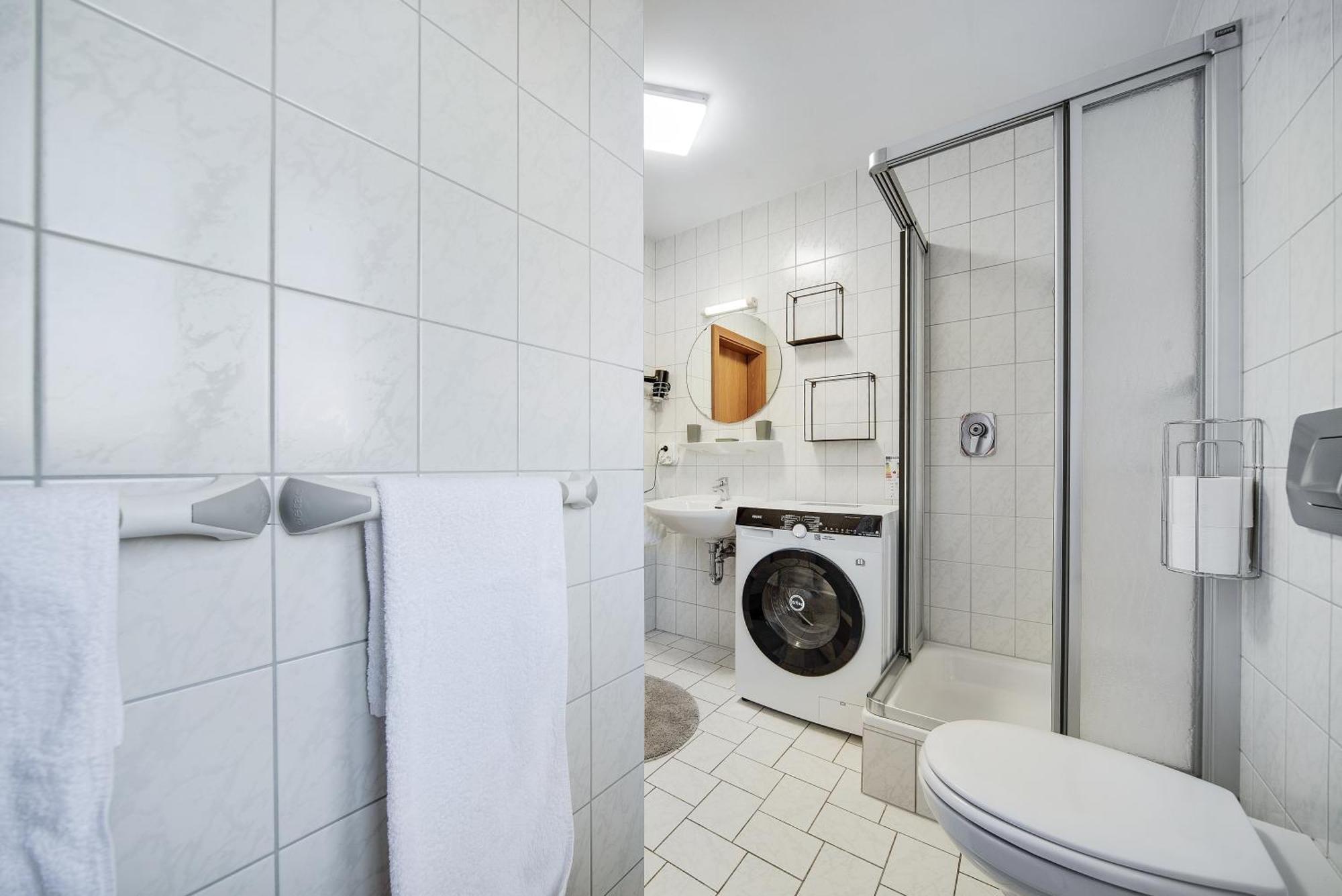 Fewo-Lavees Moderne Zentrale Fewo Nahe Omv Wacker Kliniken Burg -Eigener Eingang-Schluesselloser Check In بورغهاوزن المظهر الخارجي الصورة